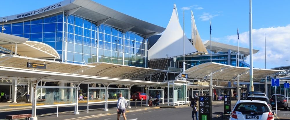 United Airlines AKL Terminal – Auckland Airport