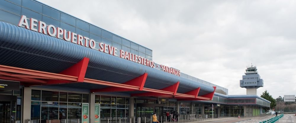 Binter Canarias Airlines SDR Terminal – Santander Airport